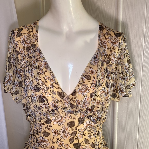 Max Studio Yellow Floral Dress Size Medium - Picture 9 of 10